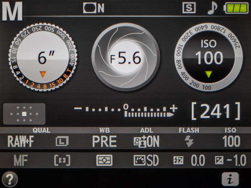 Camera information display in manual mode showing a shutter speed of 6 seconds